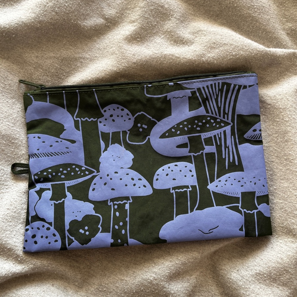 Large go pouch